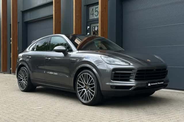 Porsche Cayenne (2020) thumbnail 3