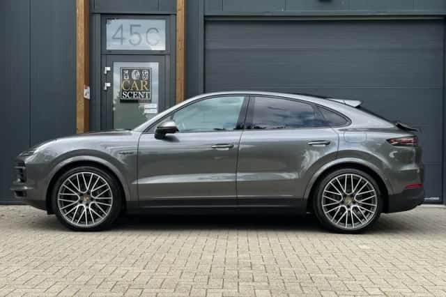 Porsche Cayenne (2020) thumbnail 5