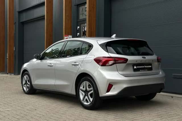 Ford Focus (2022) thumbnail 4
