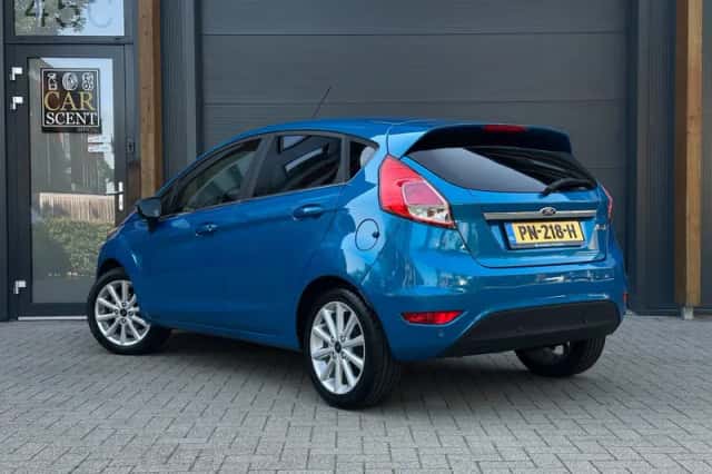 Ford Fiesta (2016) thumbnail 2