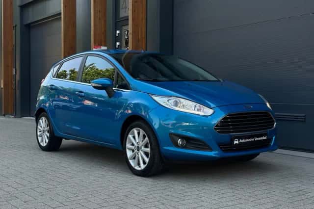 Ford Fiesta (2016) thumbnail 3