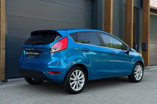 Ford Fiesta (2016) thumbnail 4