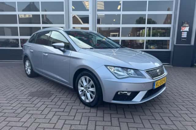 SEAT Leon (2018) thumbnail 3