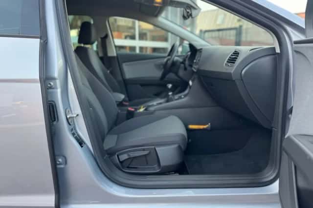 SEAT Leon (2018) thumbnail 24