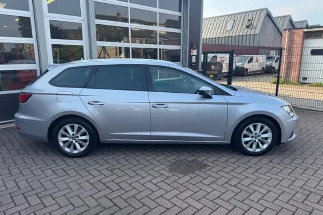 SEAT Leon (2018) thumbnail 4
