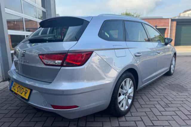 SEAT Leon (2018) thumbnail 5