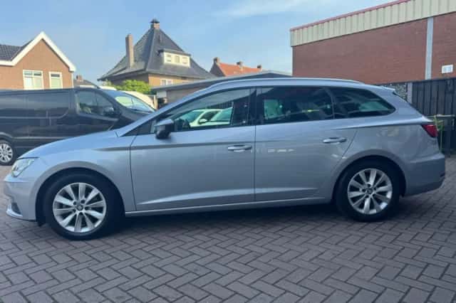 SEAT Leon (2018) thumbnail 7