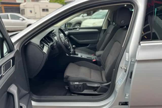 Volkswagen Passat (2015) thumbnail 14