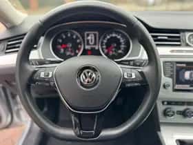 Volkswagen Passat (2015) thumbnail 16