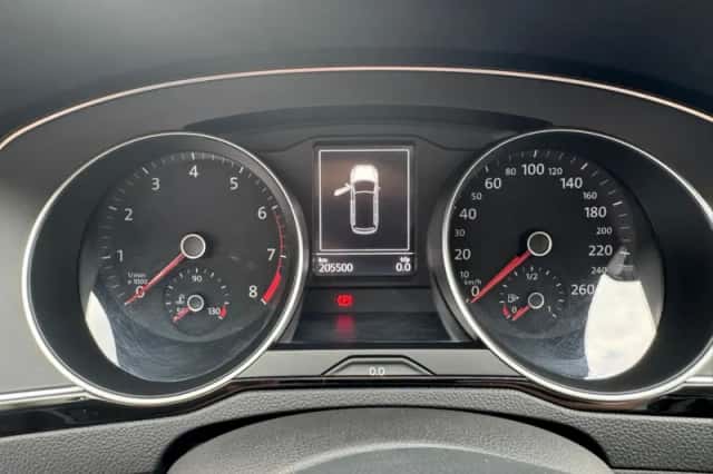 Volkswagen Passat (2015) thumbnail 17