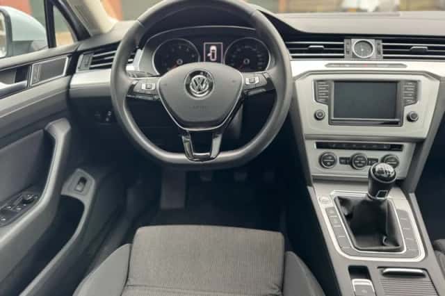 Volkswagen Passat (2015) thumbnail 28