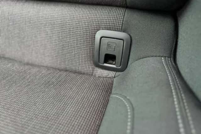Volkswagen Passat (2015) thumbnail 30