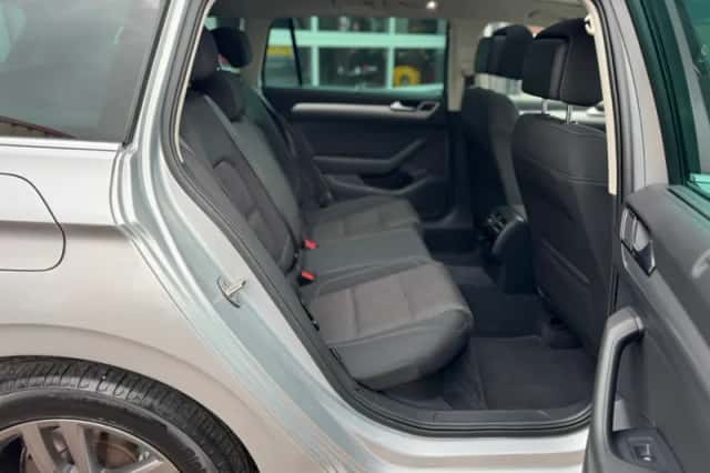 Volkswagen Passat (2015) thumbnail 36