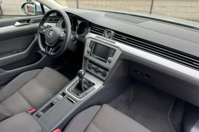 Volkswagen Passat (2015) thumbnail 39