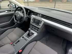 Volkswagen Passat (2015) thumbnail 39