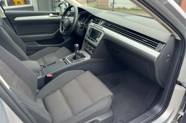 Volkswagen Passat (2015) thumbnail 40