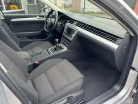 Volkswagen Passat (2015) thumbnail 40