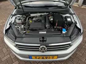 Volkswagen Passat (2015) thumbnail 42