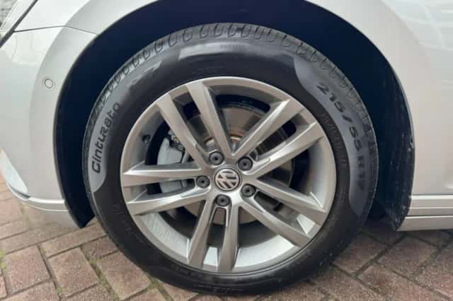 Volkswagen Passat (2015) thumbnail 43