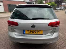 Volkswagen Passat (2015) thumbnail 6