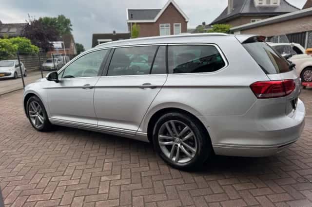 Volkswagen Passat (2015) thumbnail 7