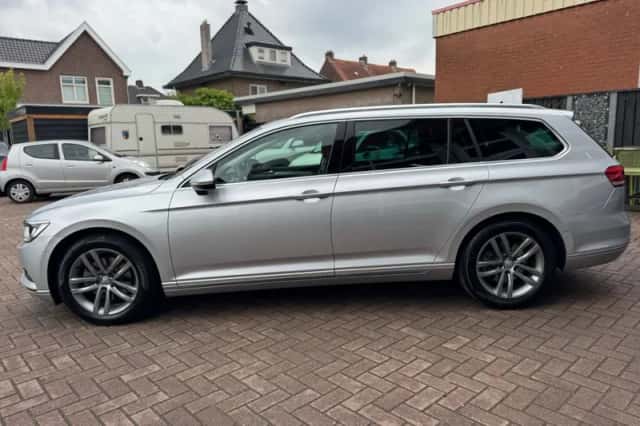 Volkswagen Passat (2015) thumbnail 8