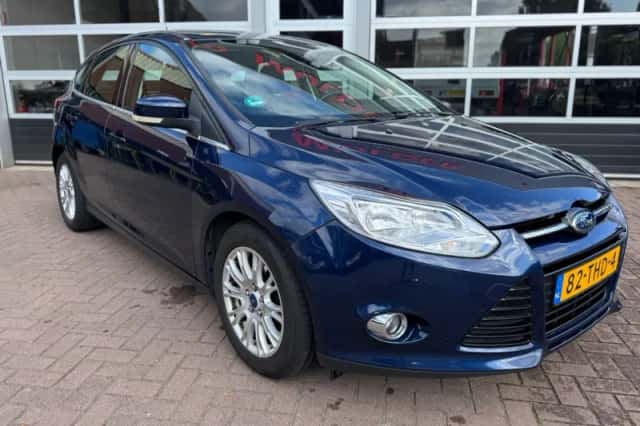 Ford Focus (2012) thumbnail 3