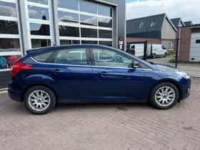 Ford Focus (2012) thumbnail 4