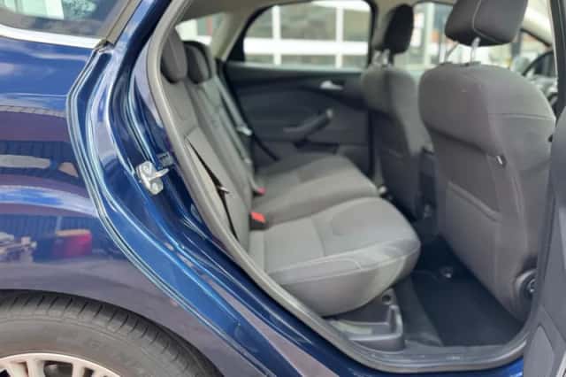 Ford Focus (2012) thumbnail 32