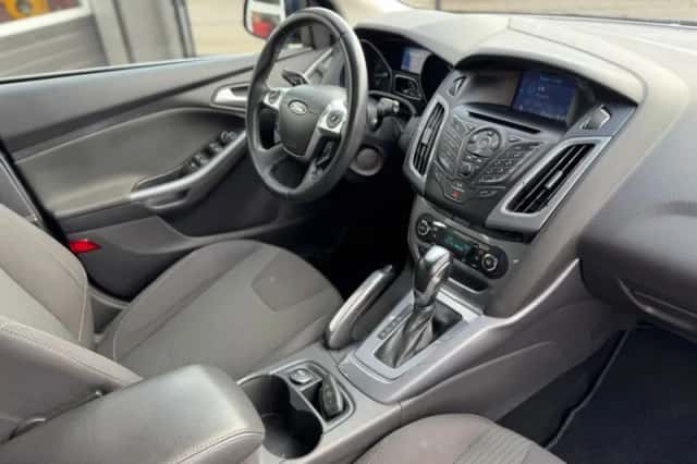 Ford Focus (2012) thumbnail 36