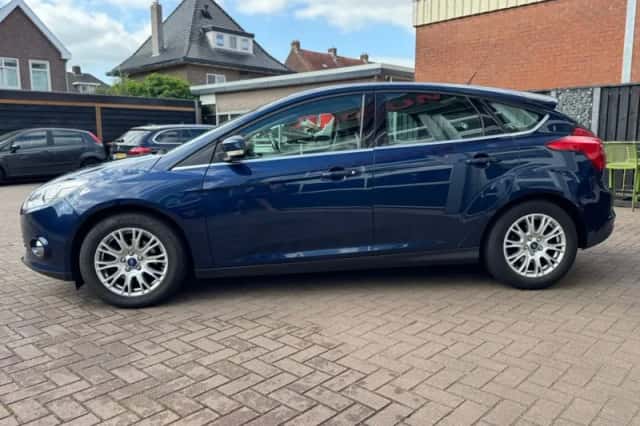 Ford Focus (2012) thumbnail 8