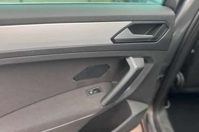 Volkswagen Tiguan (2020) thumbnail 24