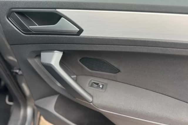 Volkswagen Tiguan (2020) thumbnail 33