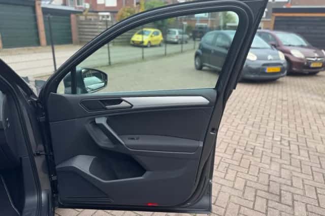 Volkswagen Tiguan (2020) thumbnail 37