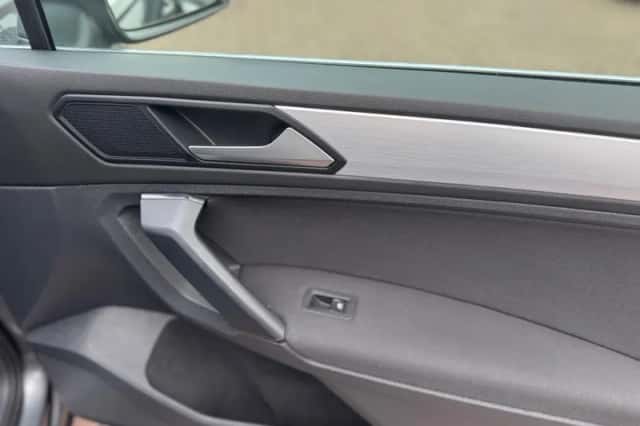 Volkswagen Tiguan (2020) thumbnail 38