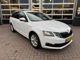 Škoda Octavia (2017) thumbnail 2
