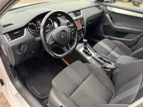Škoda Octavia (2017) thumbnail 12