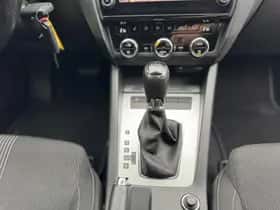 Škoda Octavia (2017) thumbnail 18