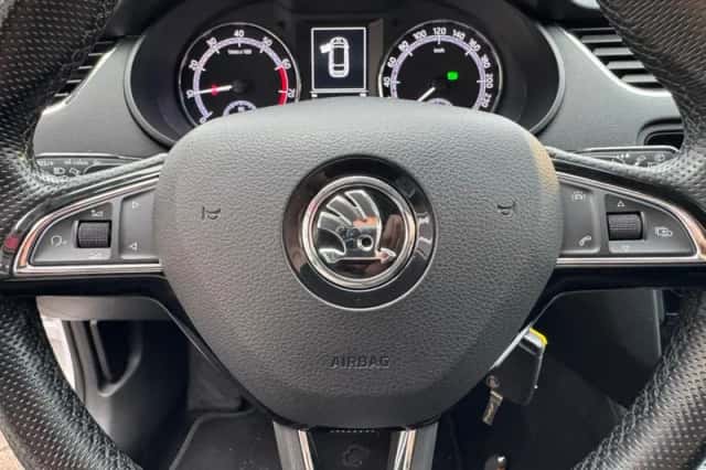 Škoda Octavia (2017) thumbnail 19