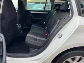 Škoda Octavia (2017) thumbnail 25