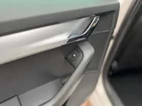 Škoda Octavia (2017) thumbnail 26