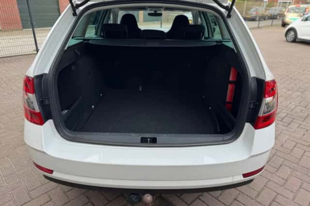 Škoda Octavia (2017) thumbnail 27