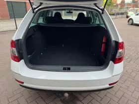 Škoda Octavia (2017) thumbnail 27
