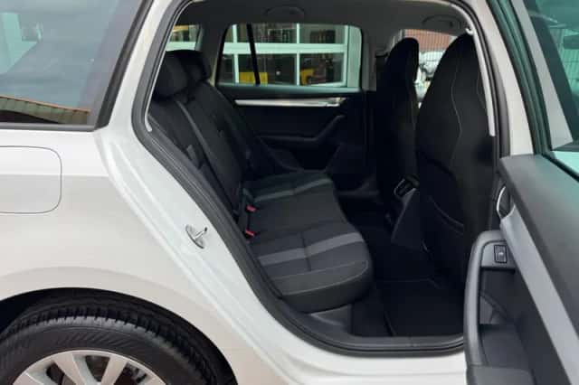 Škoda Octavia (2017) thumbnail 29