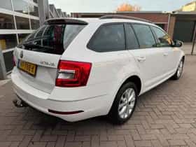 Škoda Octavia (2017) thumbnail 4