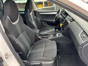 Škoda Octavia (2017) thumbnail 36