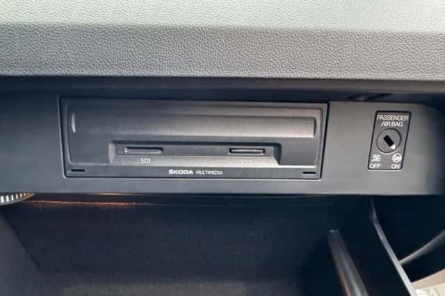 Škoda Octavia (2017) thumbnail 37