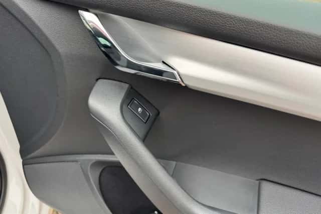 Škoda Octavia (2017) thumbnail 38