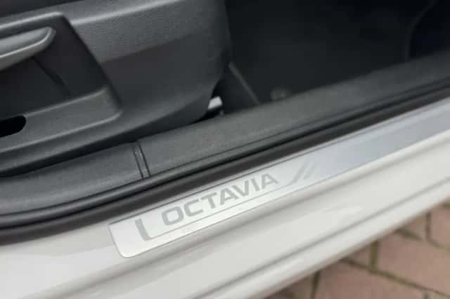 Škoda Octavia (2017) thumbnail 39