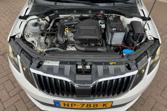 Škoda Octavia (2017) thumbnail 40